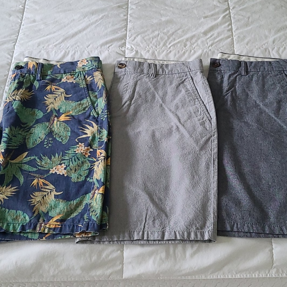 Bundle of 3 men's shorts